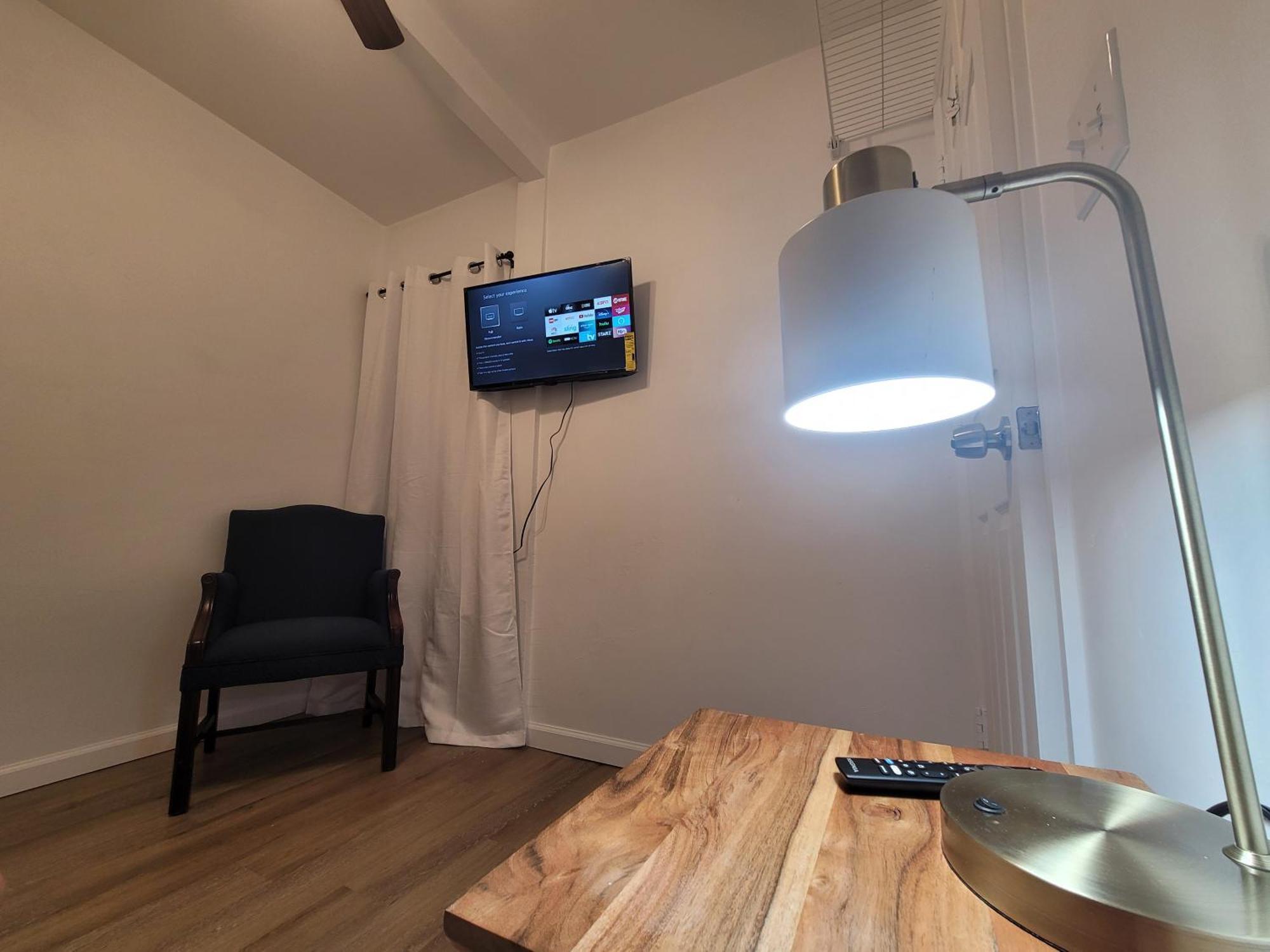 One Room In A Renovated Duplex House Near Fsu Талахаси Екстериор снимка